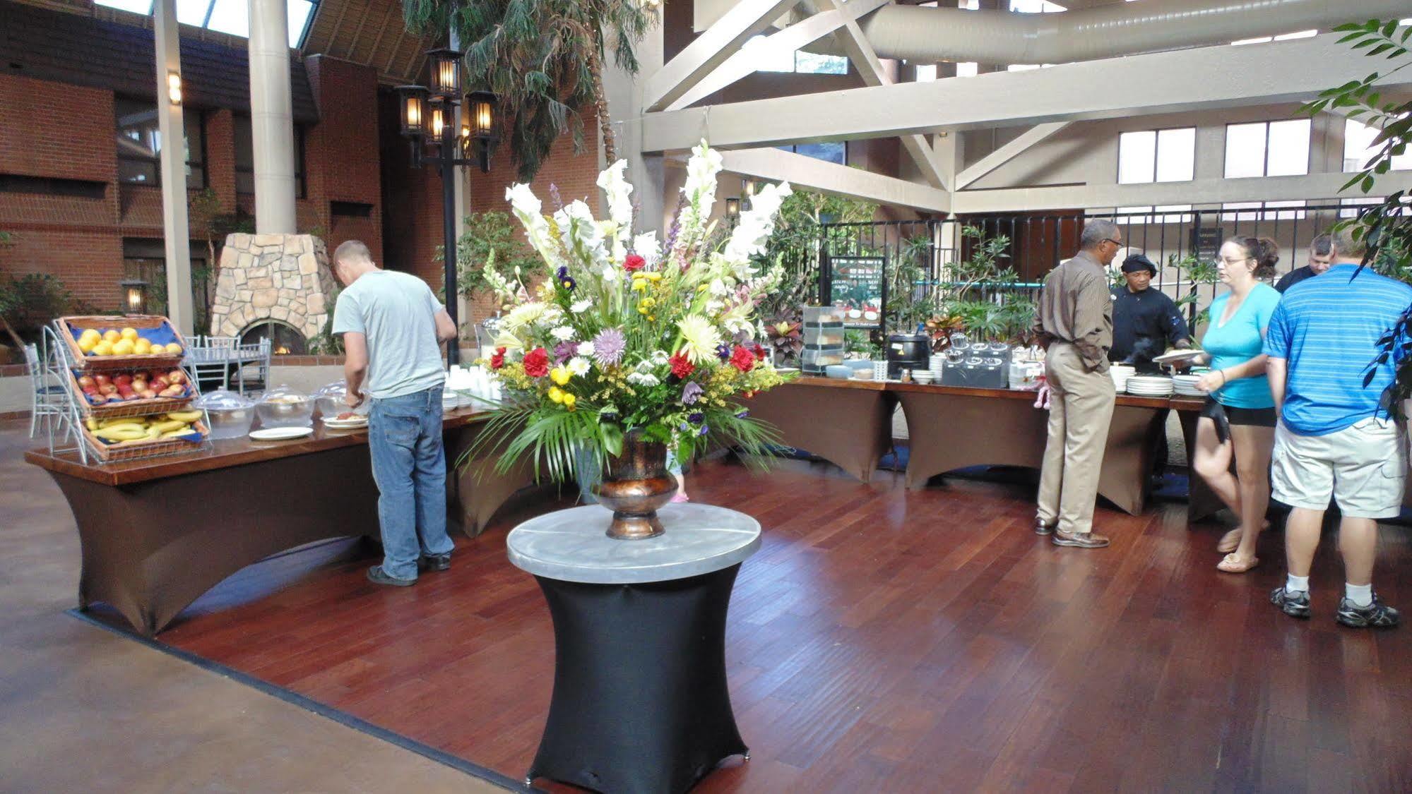The Academy Hotel 4*